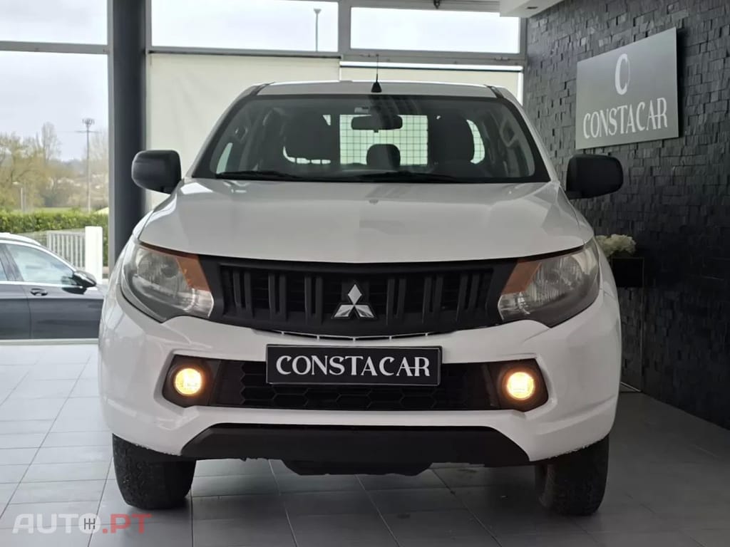Mitsubishi L200 2.4 DI-D CD Invite 4WD