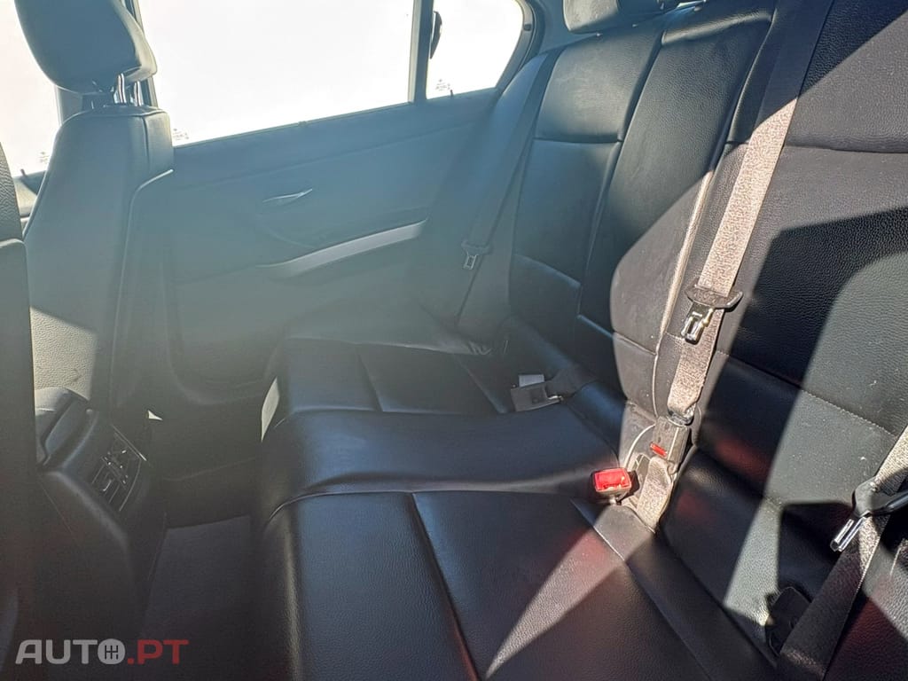 BMW 320 E90 LCI