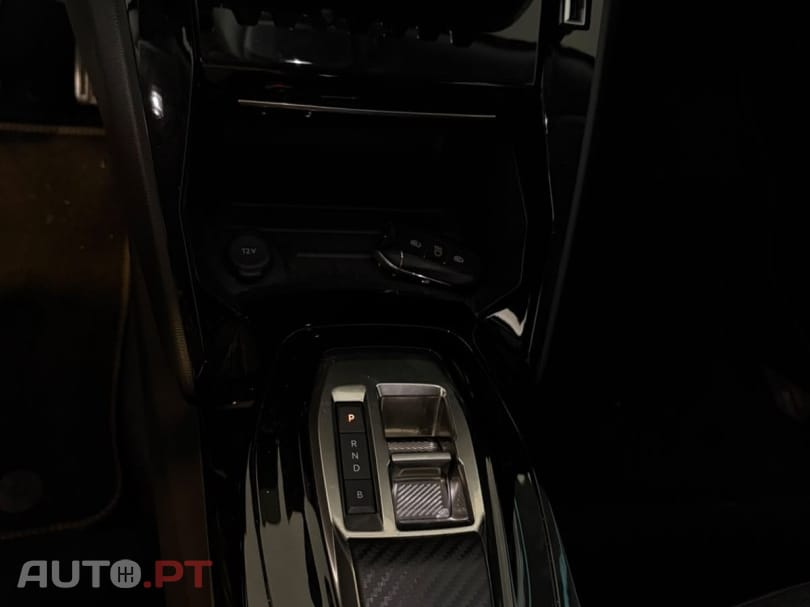 Peugeot E-2008 50 kWh Active