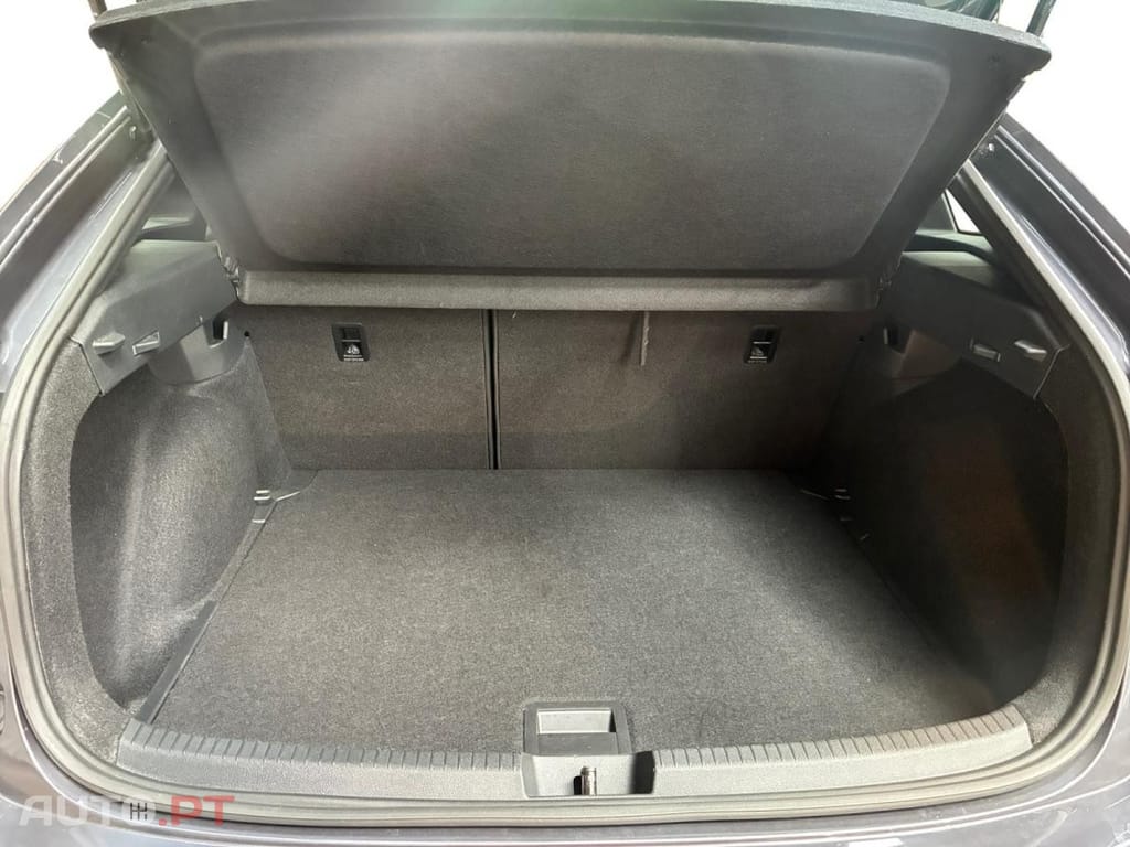 Volkswagen Taigo 1.0 TSI R-Line DSG