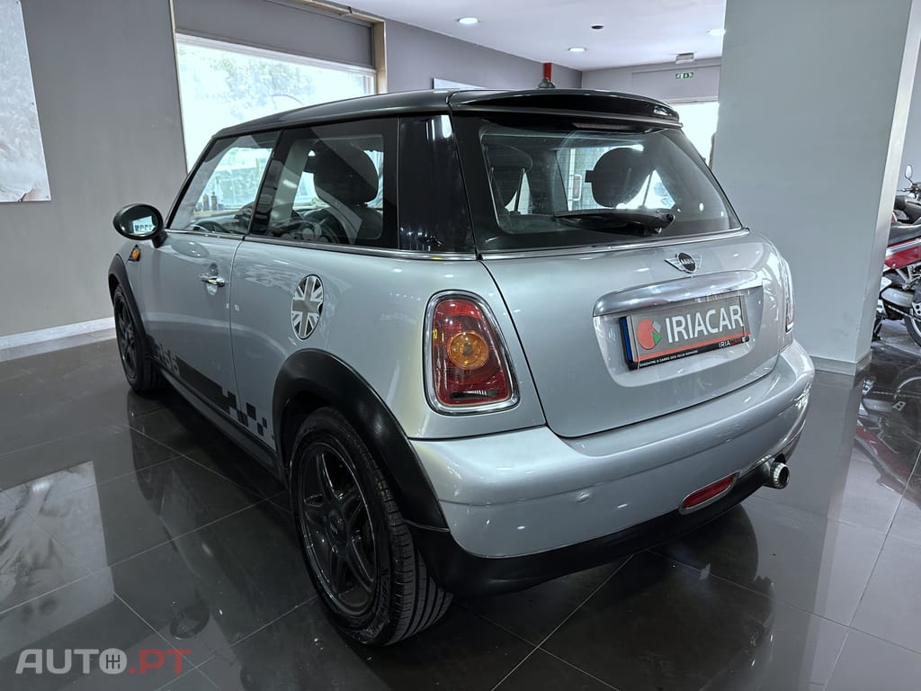 MINI Cooper Cooper R56