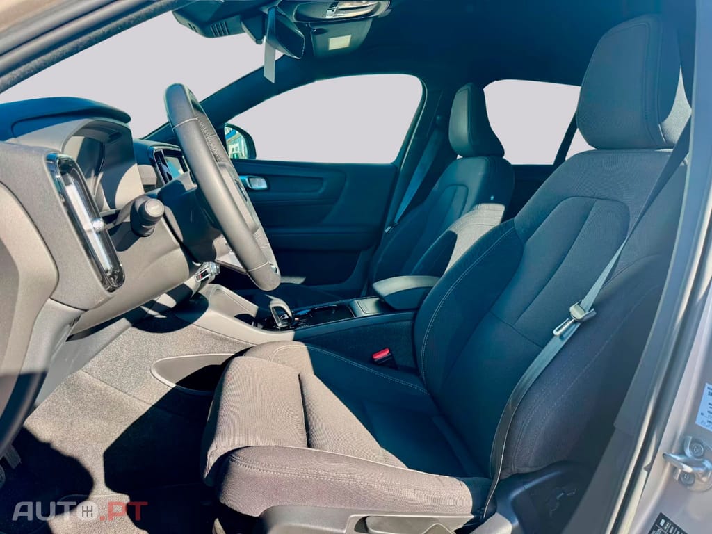 Volvo XC40 Plus Recharge I.V.A DEDUTIVEL 
