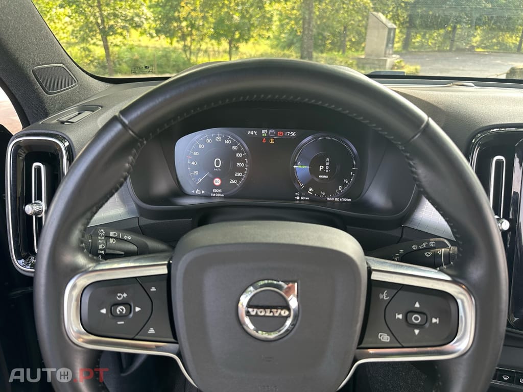 Volvo XC40 1.5 T5 PHEV Plus Dark