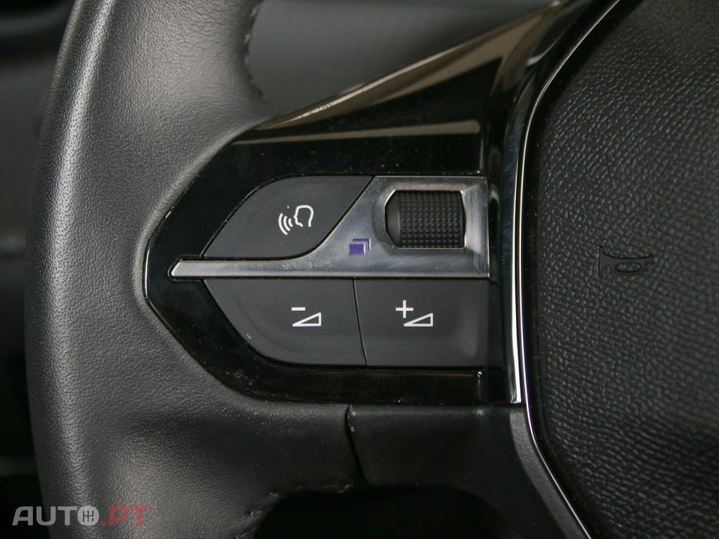 Peugeot 2008 1.2 PureTech Allure