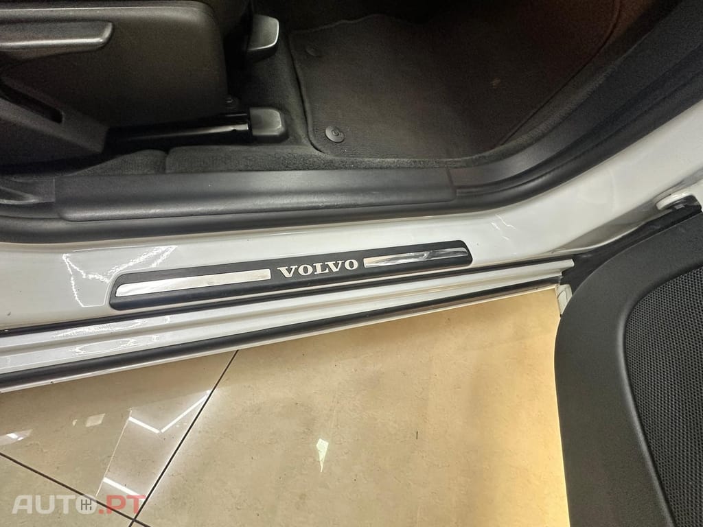 Volvo V60 2.0 D4 Momentum Eco