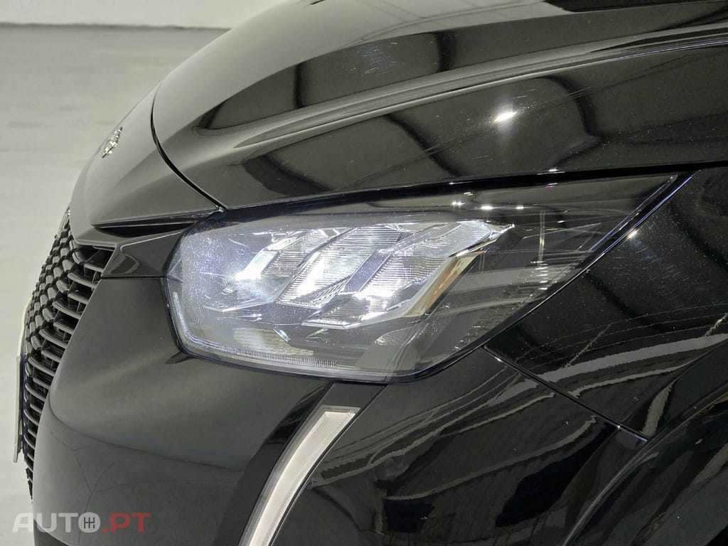 Peugeot E-208 50 kWh Allure Roadtrip