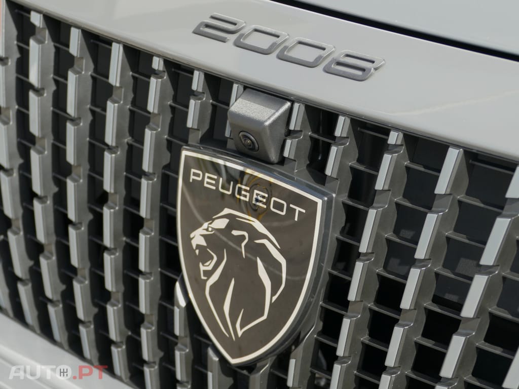 Peugeot 2008 1.2 PureTech GT EAT8