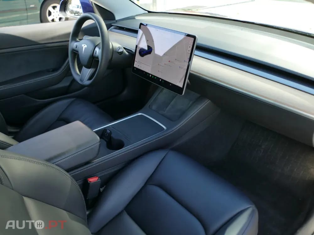 Tesla Model 3 Tração Traseira