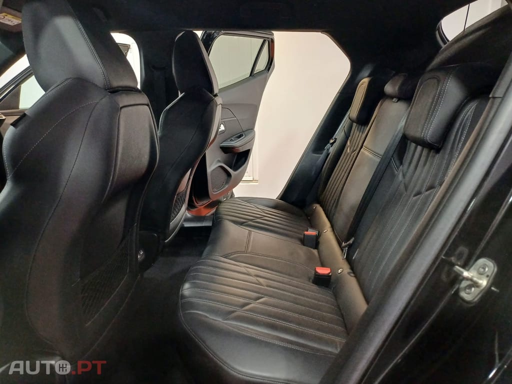 Peugeot 2008 1.2 PureTech GT EAT8
