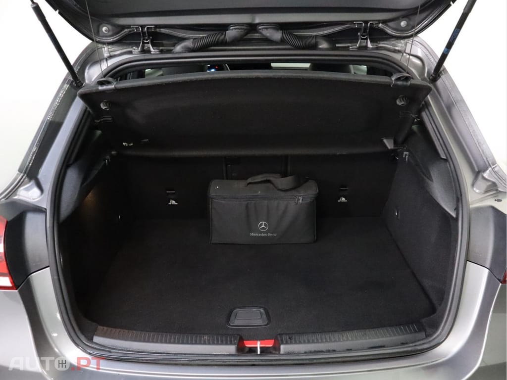 Mercedes-Benz A 250 e Auto BUSINESS LINE