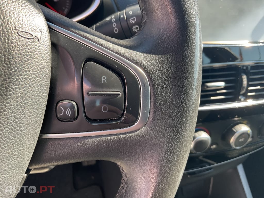 Renault Clio Outro