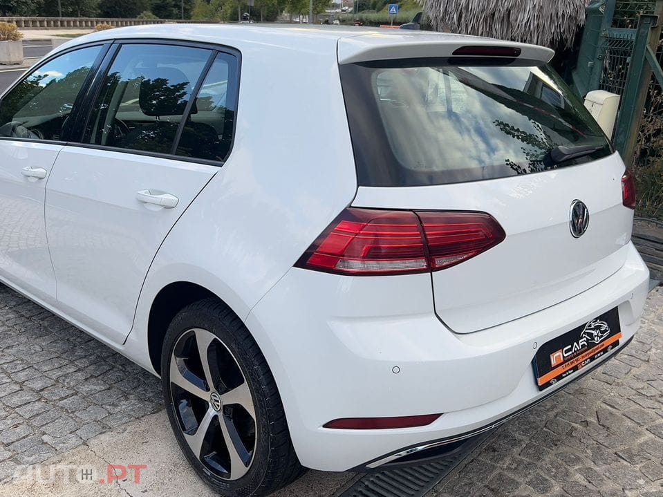 Volkswagen Golf 1.6 TDI Confortline