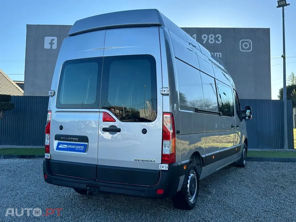 Renault Master Outro