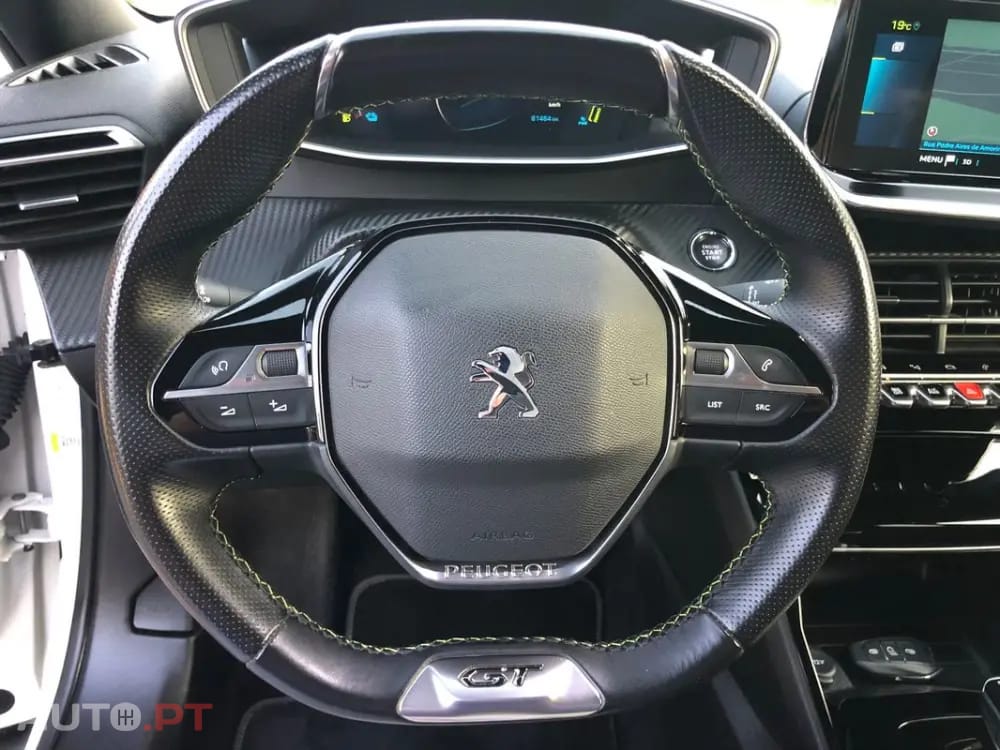 Peugeot E-2008 GT+