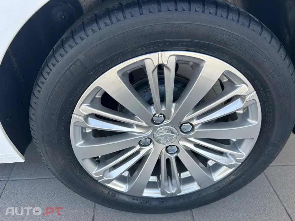 Peugeot 208 1.2 PureTech Allure