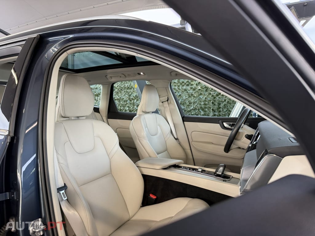 Volvo XC60 2.0 T6 PHEV Inscription Expression AWD