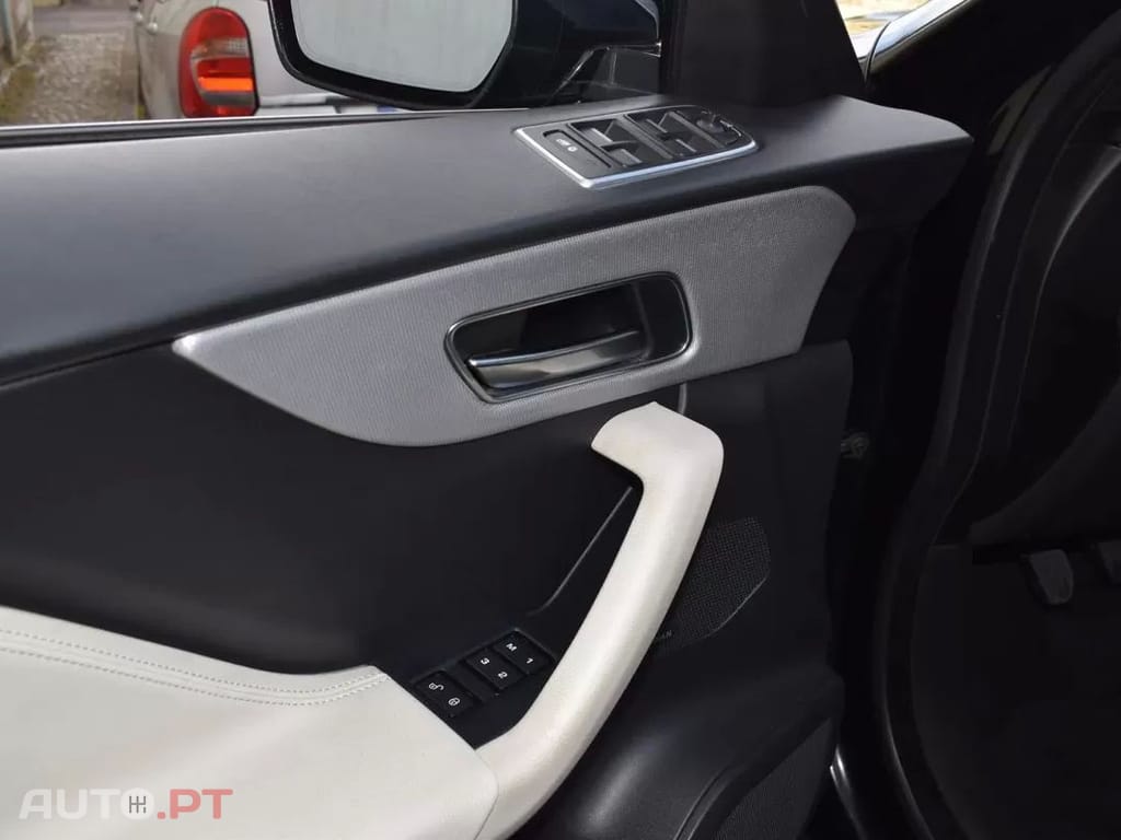 Jaguar F-Pace 2.0 i4D R-Sport AWD