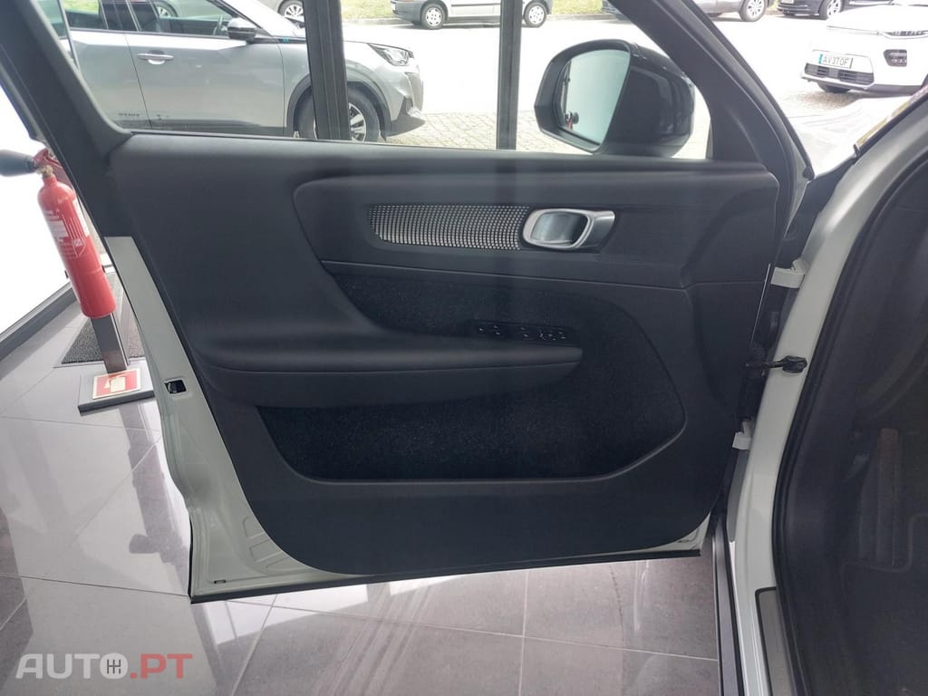 Volvo XC40 1.5 T2 Momentum Plus