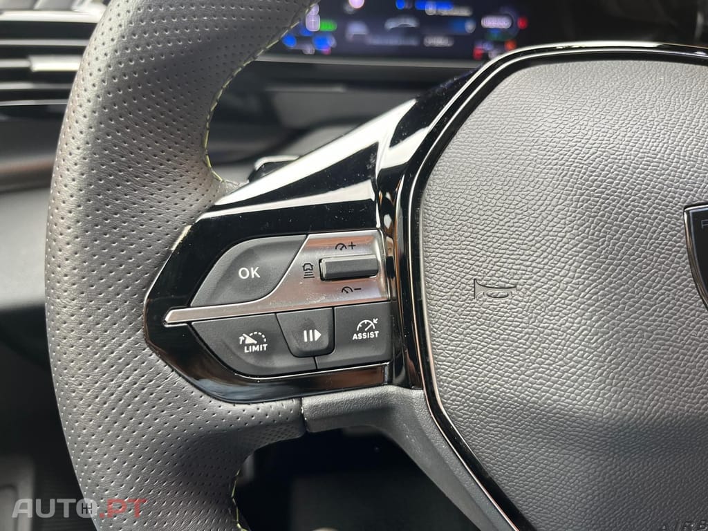 Peugeot 408 PHEV 180 e-EAT8 GT I.V.A DEDUTIVEL 
