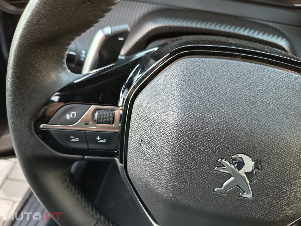 Peugeot 2008 1.2 PureTech Allure EAT8