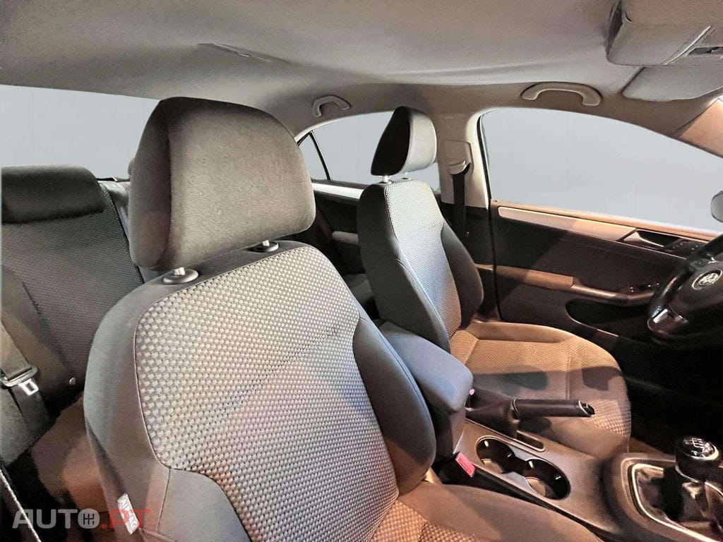 Volkswagen Jetta 1.6 TDI Advance BlueMotion