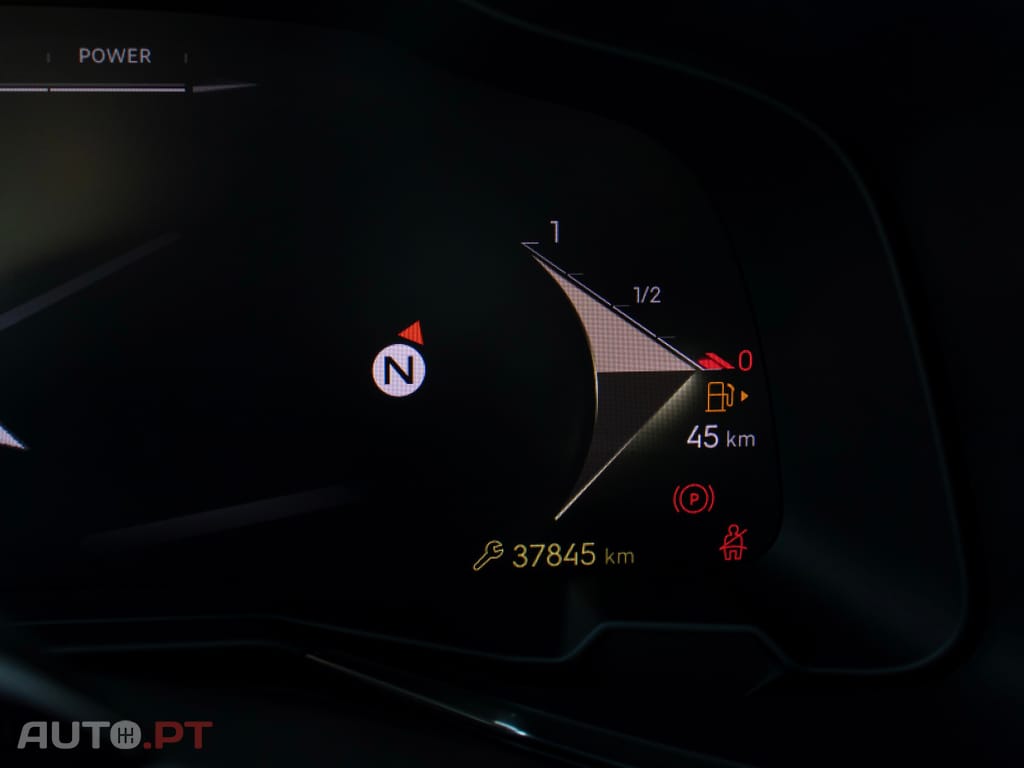 DS DS7 Crossback E-Tense Performance Line EAT8