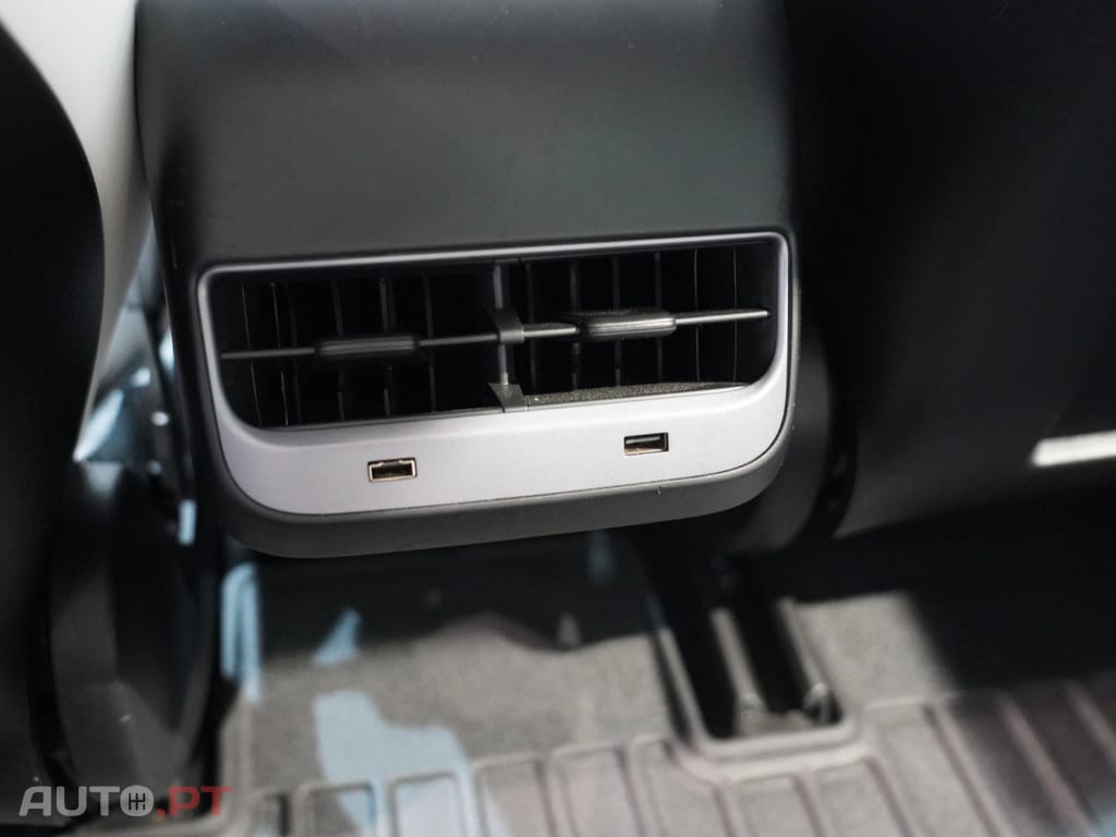 Tesla Model 3 Tração Traseira