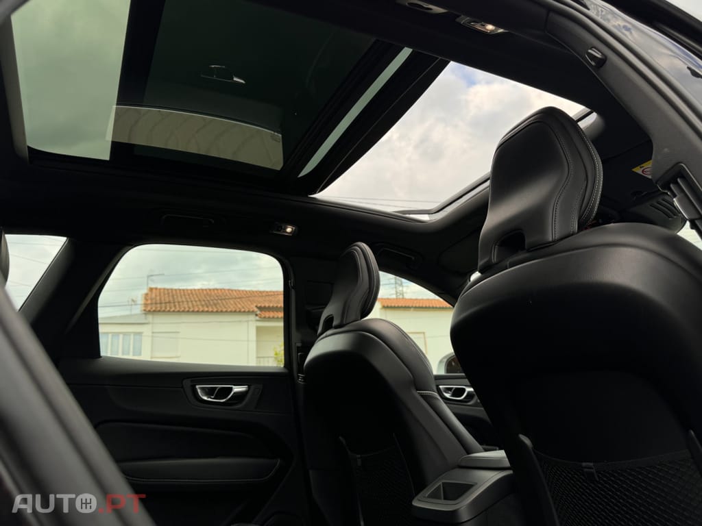 Volvo XC60 2.0 T8 PHEV R-Design Expression AWD