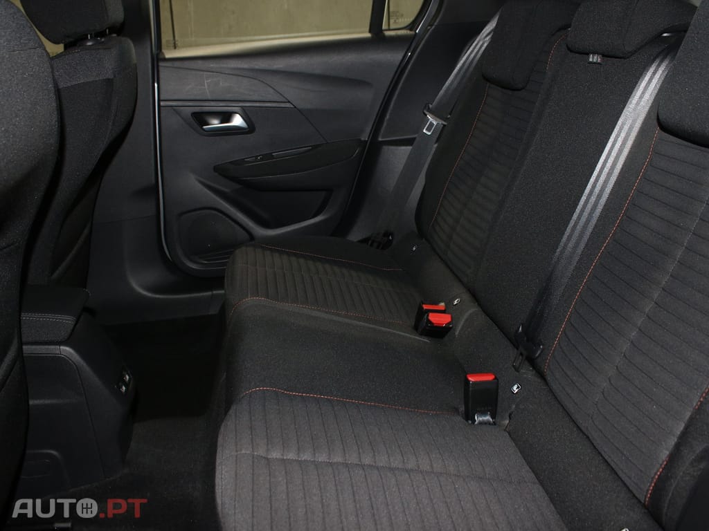 Peugeot E-208 50 kWh Allure Pack