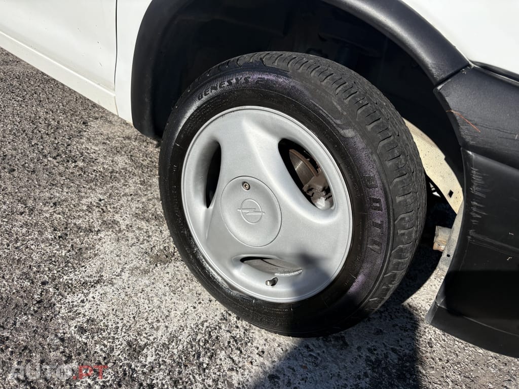 Opel Corsa 1.7 D Janelas Base