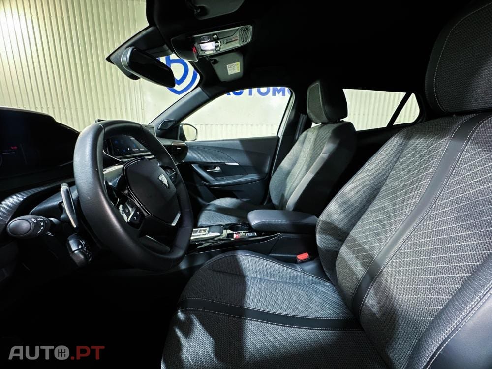 Peugeot 2008 Hybrid 145 e-DSC Allure
