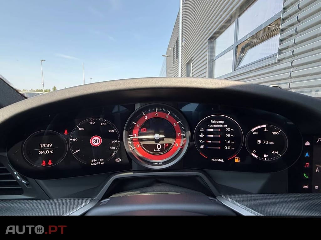 Porsche 992 Carrera 4S