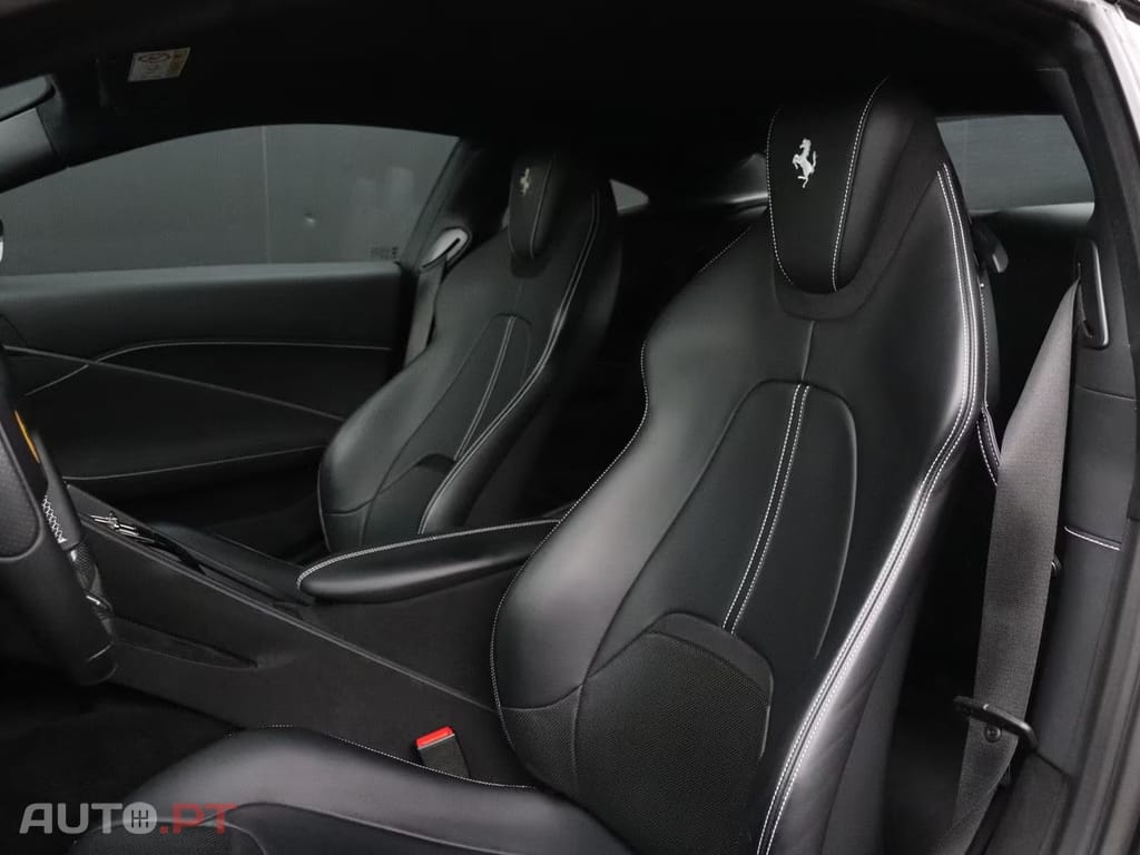 Ferrari Roma 3.9 V8 HELE