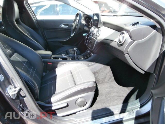 Mercedes-Benz GLA 180 CDi Style