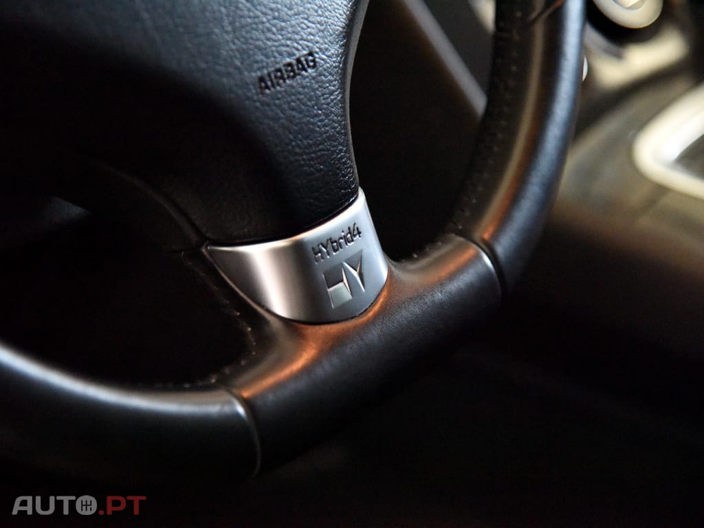 Peugeot 3008 2.0 HDi Hybrid4