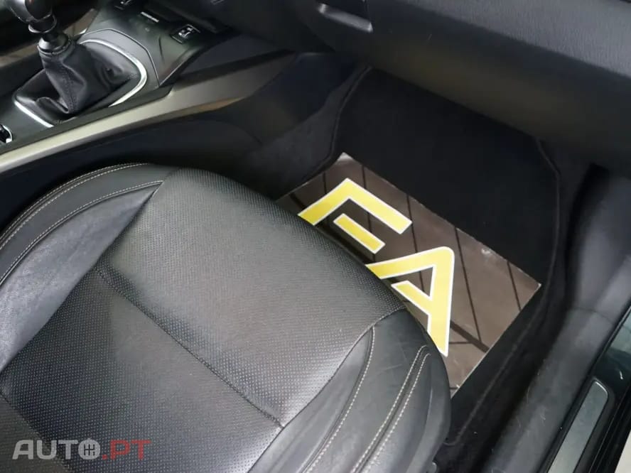 Toyota Avensis Touring Sports 2.0 D-4D Exclusive