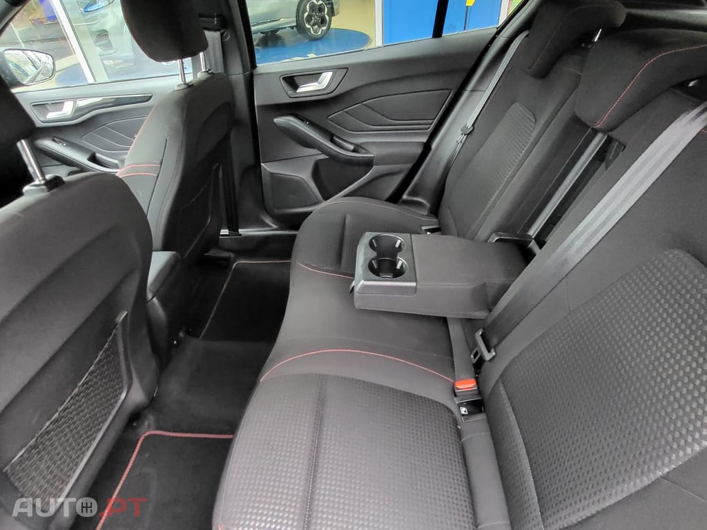 Ford Focus 1.0 EcoBoost MHEV ST-Line X