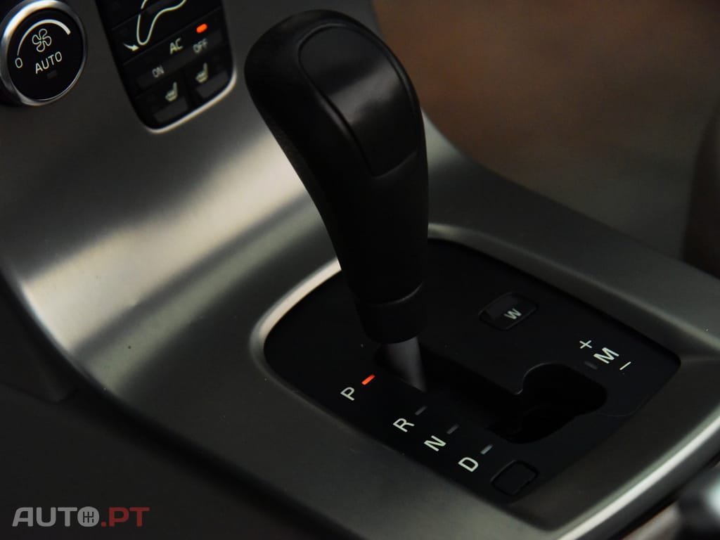 Volvo C70 2.4 D5 Momentum Geartronic