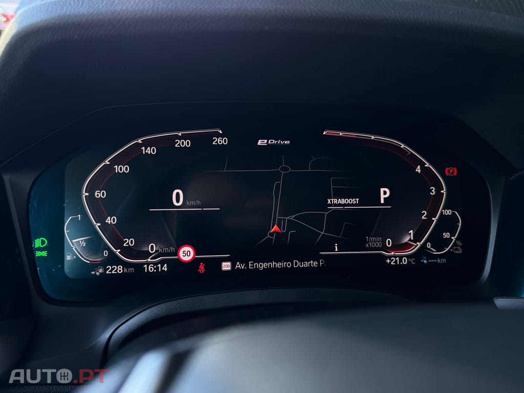 BMW 330 e Touring Auto
