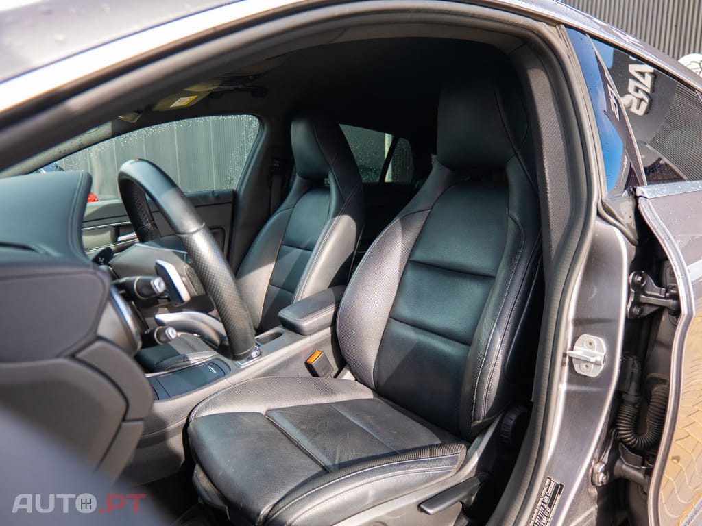 Mercedes-Benz CLA 220 d 7G-DCT AMG Line