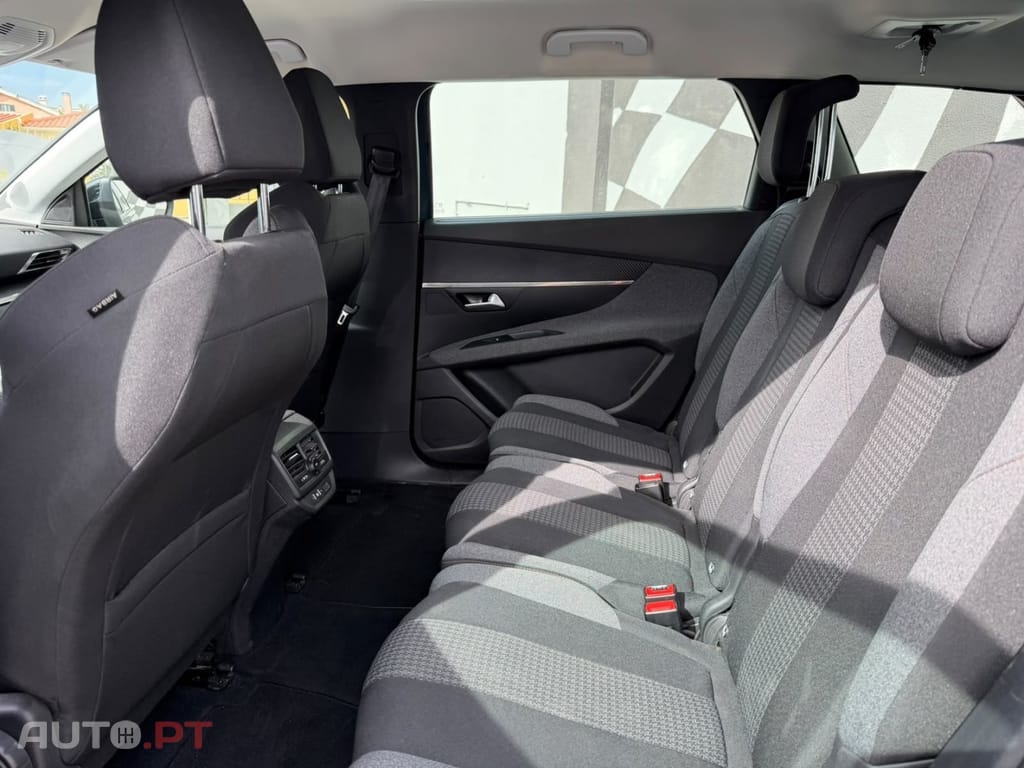 Peugeot 5008 BlueHDi 130 EAT8 Active Business-Pack