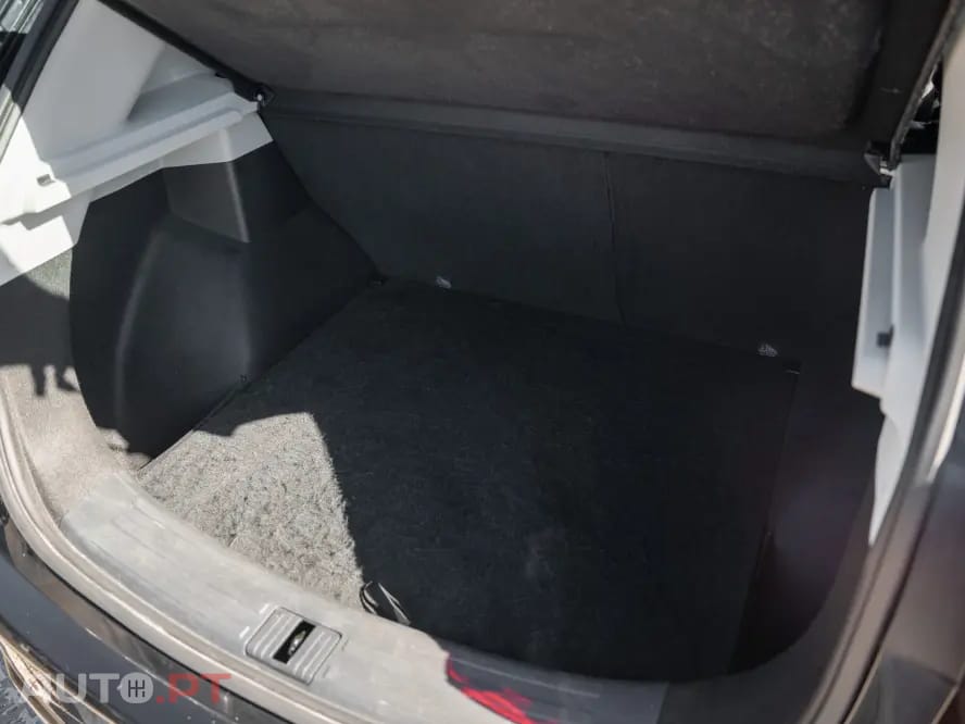 MG ZS Standard Luxury