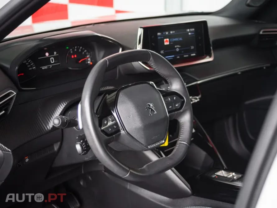 Peugeot 2008 PureTech 130 EAT8 Allure