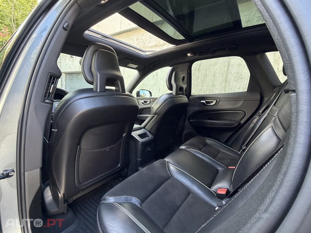 Volvo XC60 2.0 T8 PHEV R-Design AWD