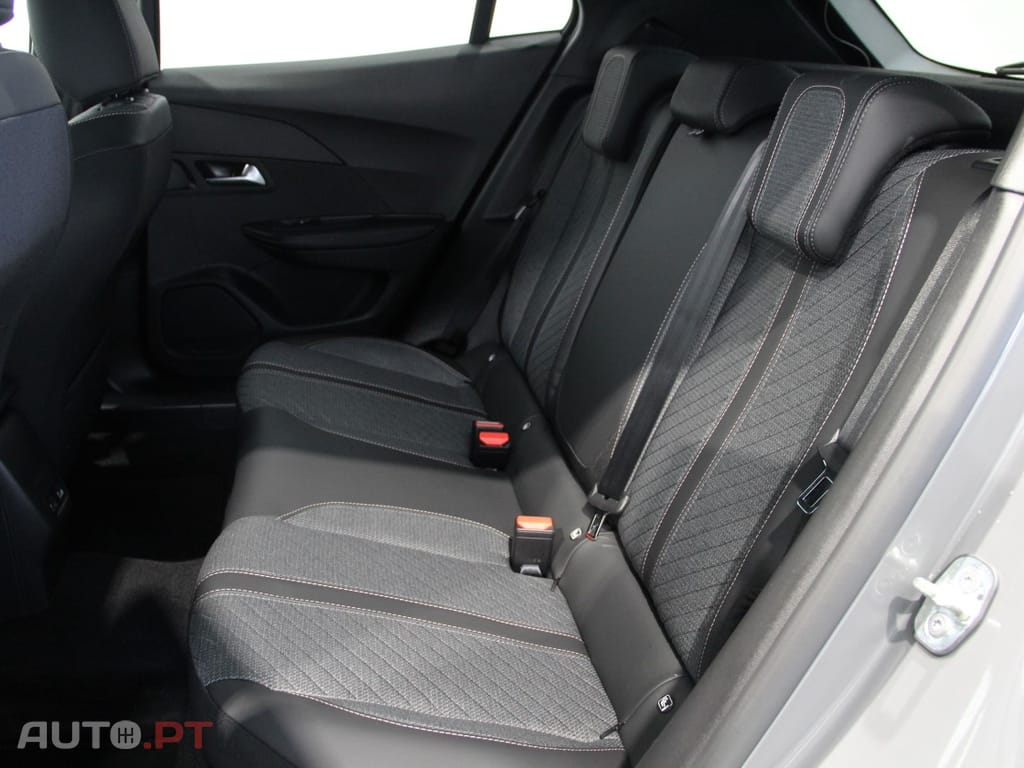 Peugeot 2008 1.2 Puretech Allure