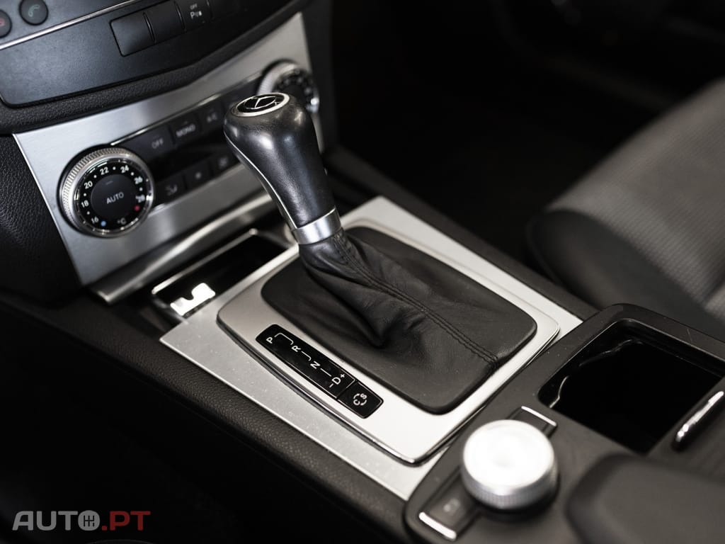 Mercedes-Benz C 250 CDi Elegance BlueEfficiency Aut. — fotografia 13