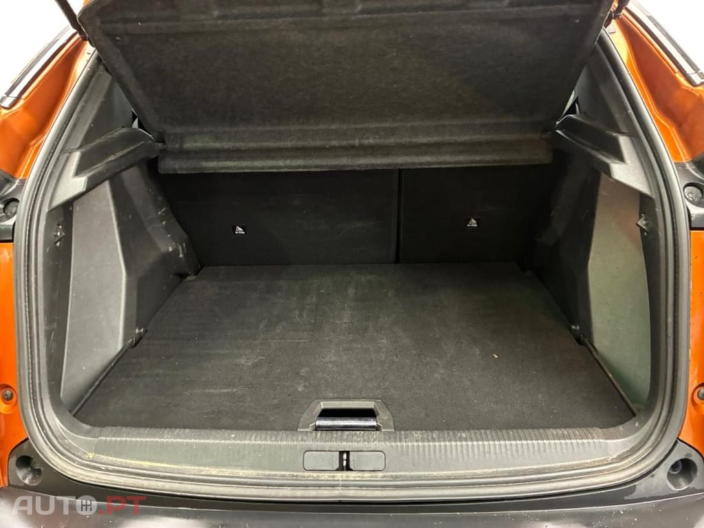 Peugeot 2008 1.5 BlueHDi Allure Pack EAT8