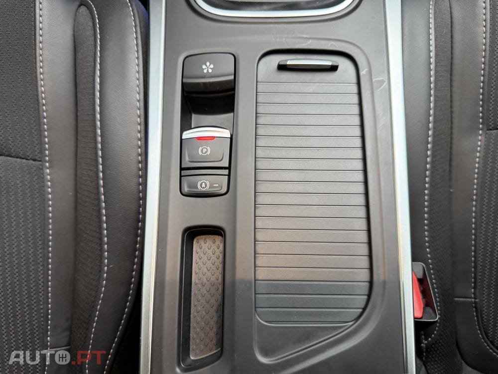 Renault Mégane TCe 140 GPF EDC TECHNO