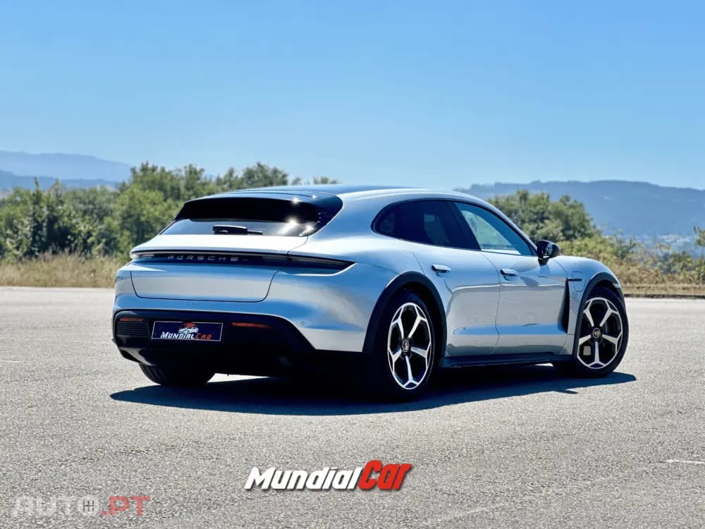 Porsche Taycan 4