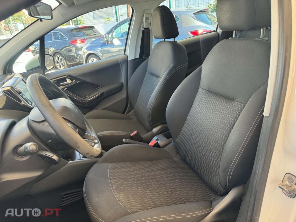 Peugeot 208 PureTech 82 Start & Stop Style